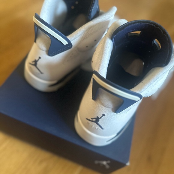 Jordan’s 6 True Blue Sz 8.5